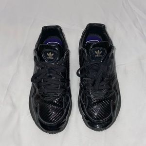 Adidas woman Falcon size 8 in black